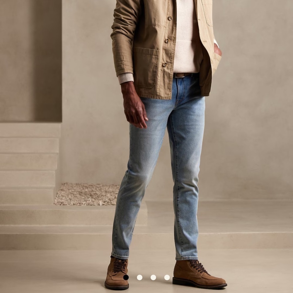 NEW Banana Republic Standard Jean Straight Fit Light Wash Size 32 NWT